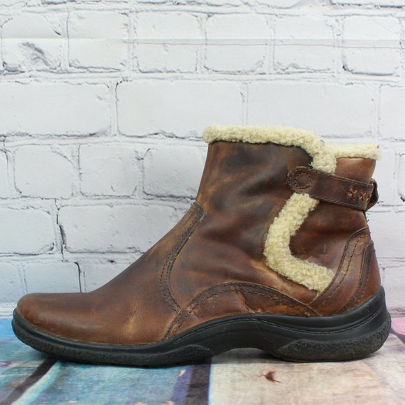 clarks winter ankle boots